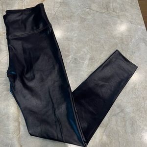 BNWOT🌸Noli Black Shiny Compression Leggings🌸